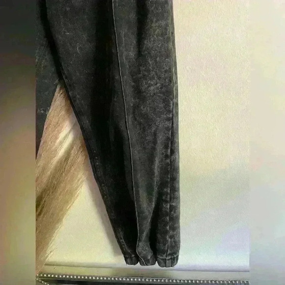 ZARA High waist Slouchy Jeans with studs - Picture 6 of 6